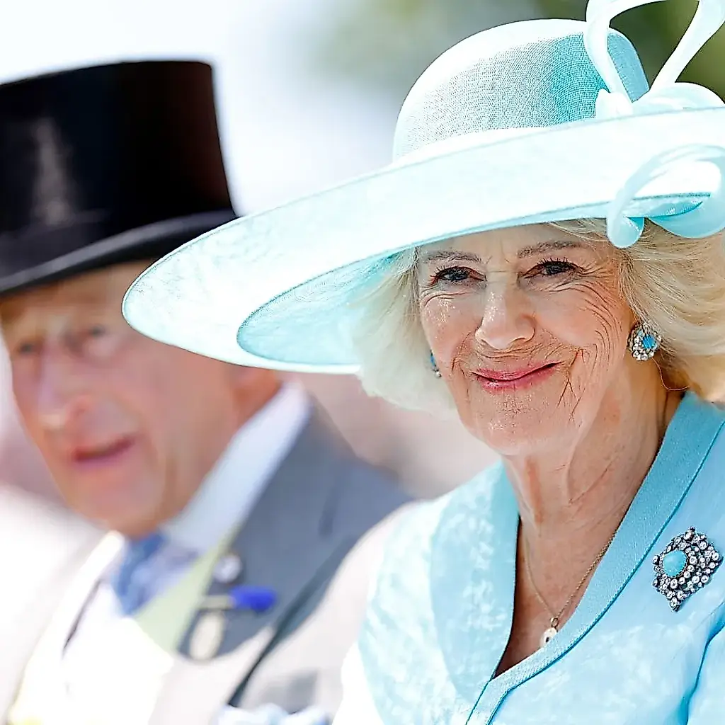 La reina Camila no pensaba renunciar a su costumbre por Carlos III