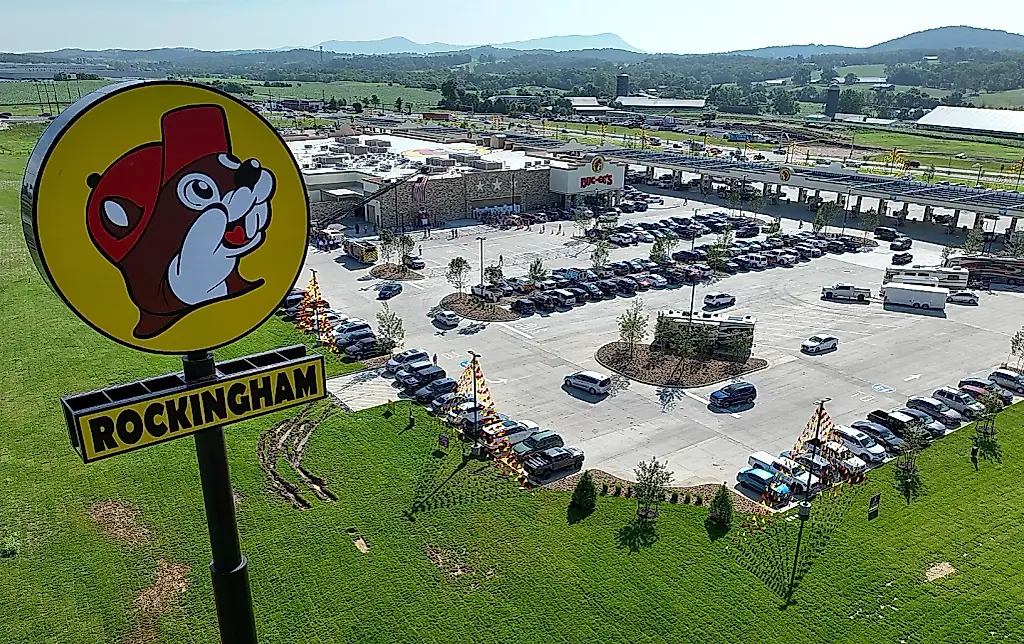 Buc-ee’s вновь судится с мелкими магазинами, игнорируя шумиху из-за Джона Оливера