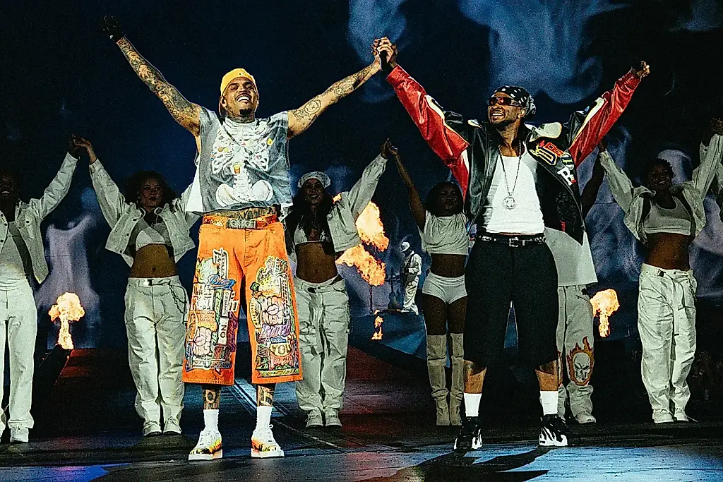 Chris Brown и Usher: главные моменты первого вечера тура Raymond & Brown на стадионе MetLife
