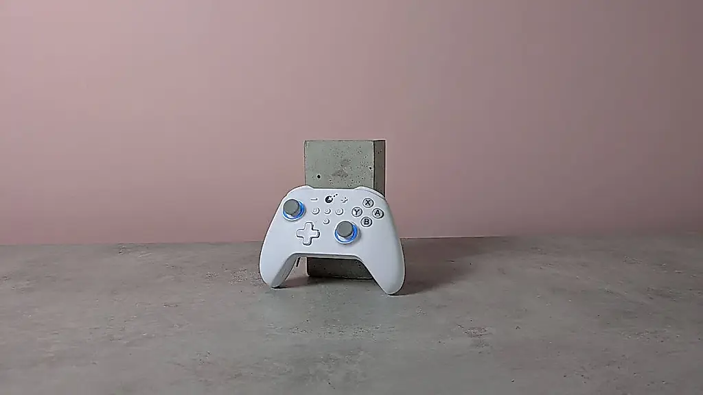 Mando para Switch 2 y PC: por fuera, una Xbox; por dentro, mejoras