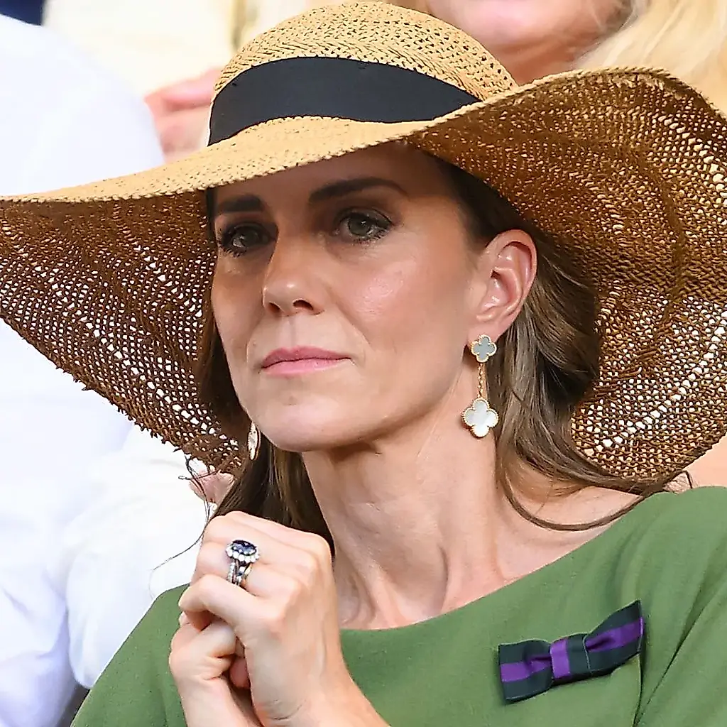 La princesa Kate estrecha lazos con la familia real