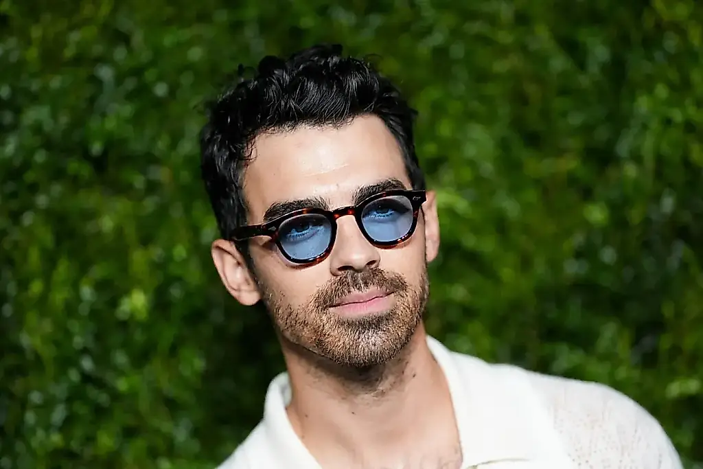 Joe Jonas acudió a terapia tras el fracaso de su álbum en solitario