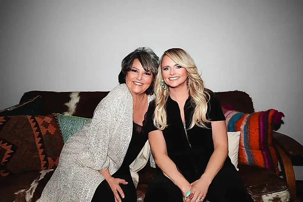 La fundación de Miranda Lambert reparte dinero en secreto a refugios de animales