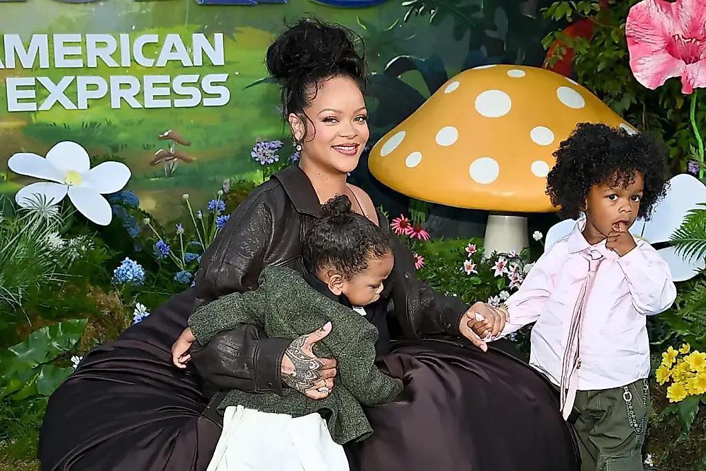 Rihanna vuelve a casa: excursión familiar por Rihanna Drive, en Barbados