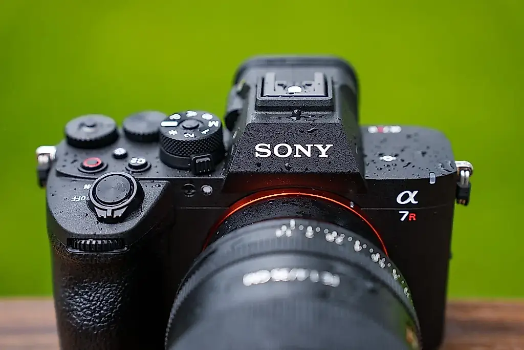 Мы достигли пика "камеромании": Sony A7R VI – чудо или просто очередной флагман?