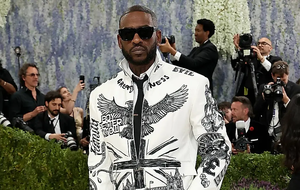 Skepta оправдывается за старое фото с израильским флагом