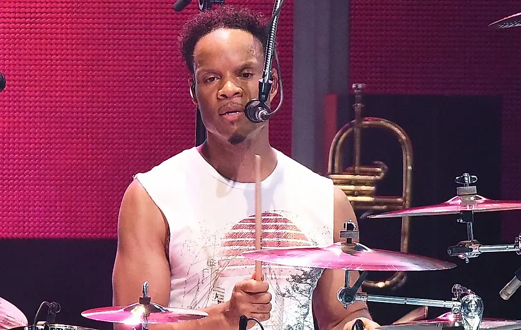 Ударник Earth, Wind & Fire введён в искусственную кому