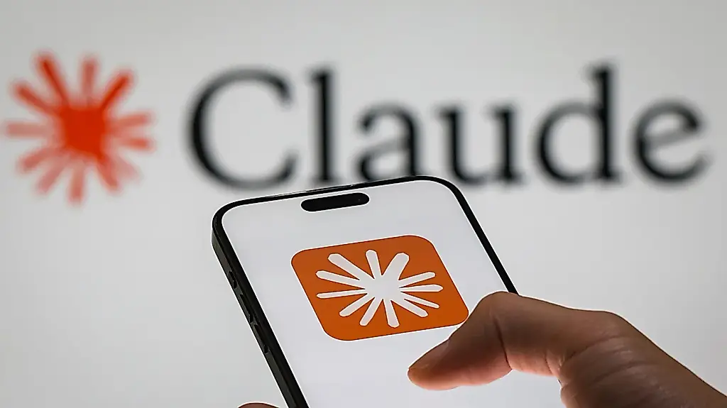 Anthropic pasea perros digitales: etiquetado de textos de Claude para la UE