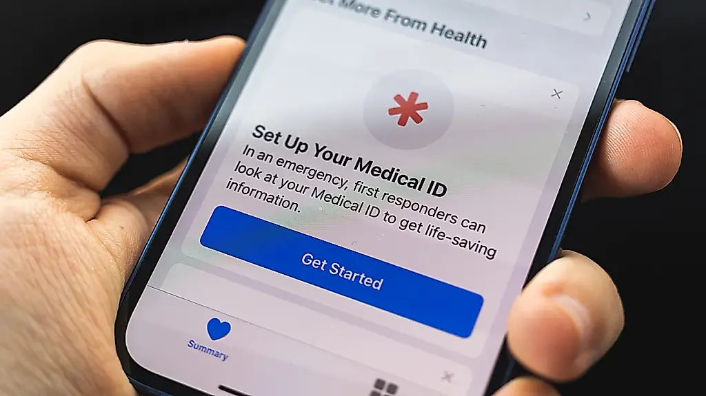 Экстренные контакты и "Медкарта" на iPhone: инструкция по выживанию
