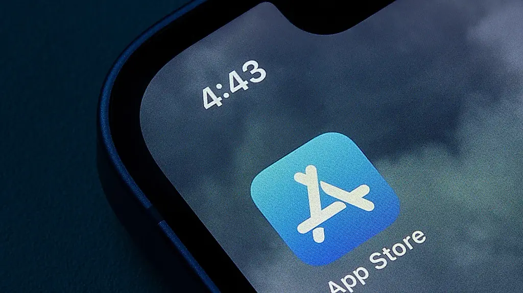 Apple, obligada a dejar de favorecer sus aplicaciones al pedir datos