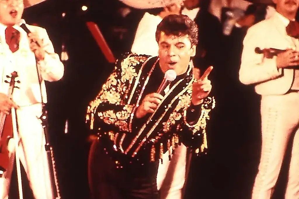 El legendario concierto de Juan Gabriel, en la gran pantalla