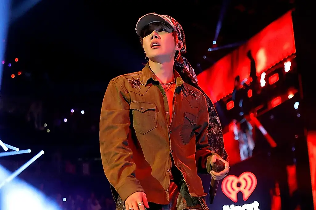 BTS se llevan tres premios MTV VMA; j-hope da las gracias a ARMY