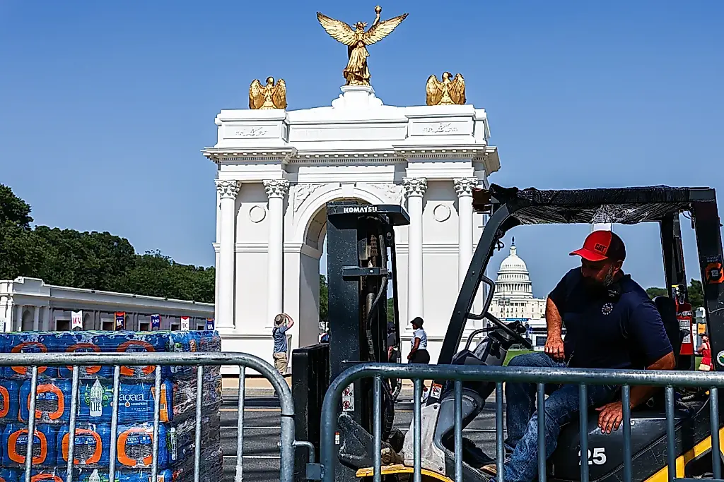 El arco triunfal de Trump choca con el patrimonio histórico