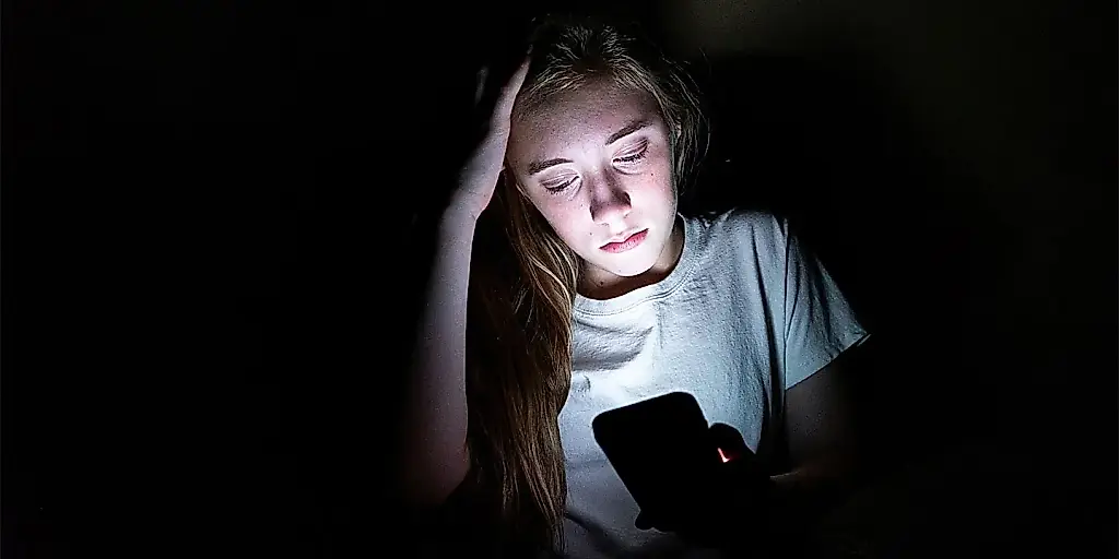 Los adolescentes duermen; las emociones pagan