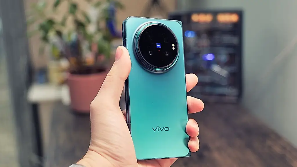 Vivo X Fold 6: складной смартфон почти без компромиссов