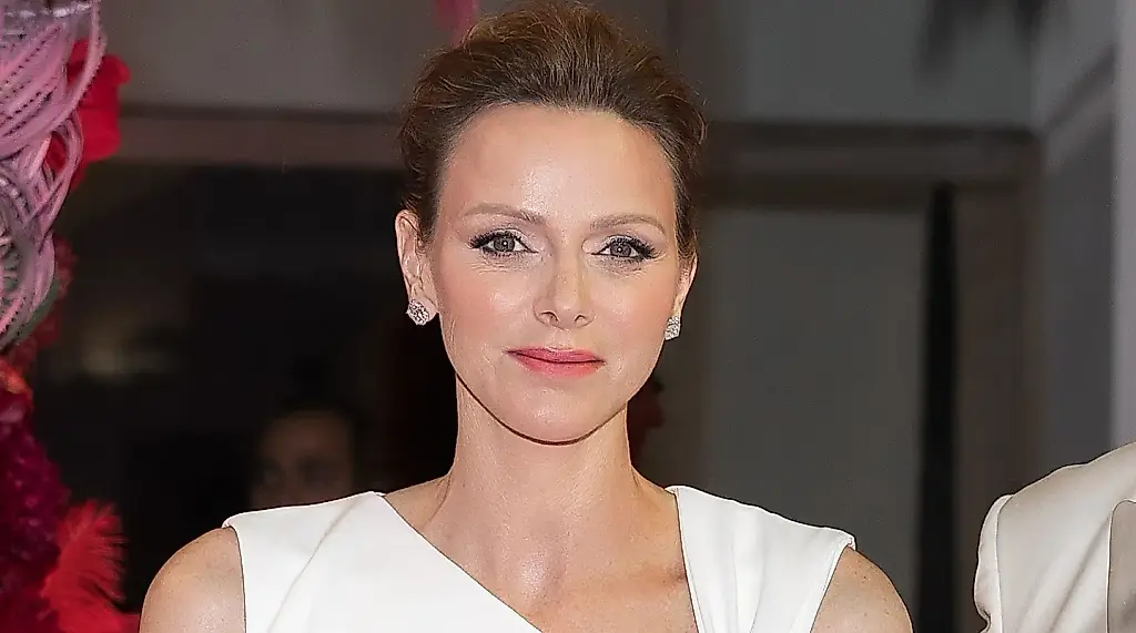 La princesa de blanco: Charlene recibe a la ciudadana número 10.000 de Mónaco