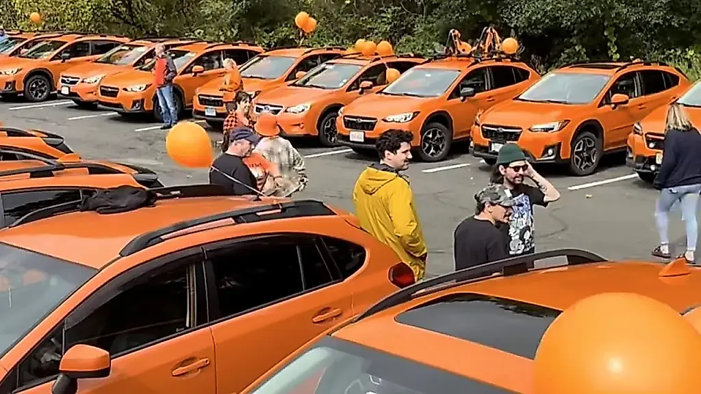 Desfile naranja de Subaru: 81 Crosstrek recorren Massachusetts en caravana