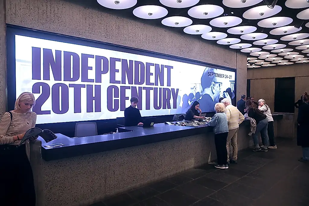 Independent продан Informa: арт-ярмарка меняет хозяина