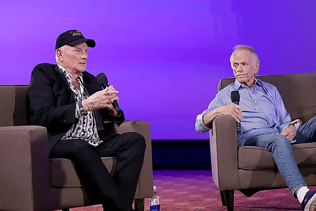 Mike Love sobre el escenario: el concierto que inquietó a Al Jardine