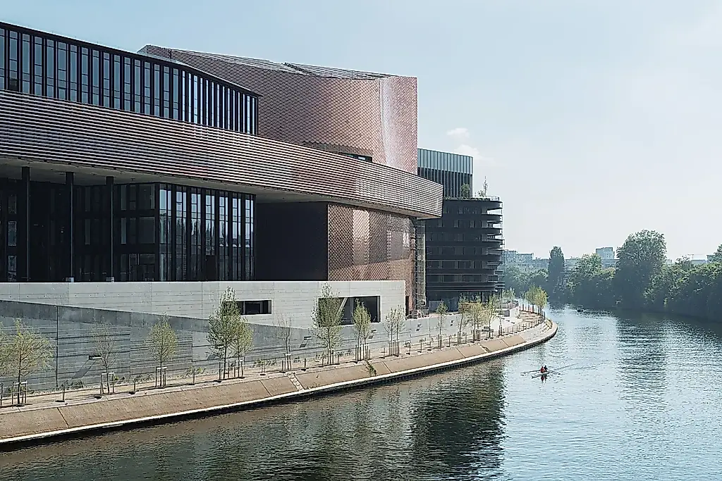Un museo en una antigua fábrica: París recibe Le Large