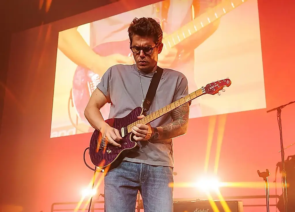John Mayer le pone esposas a la intriga de su nuevo sencillo