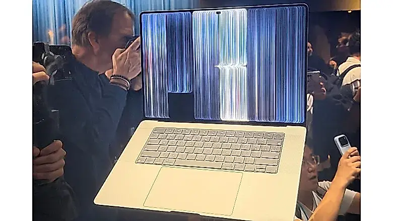 MacBook Pro por 14.549 dólares: Apple añade OLED táctil y pasa la factura — foto 1