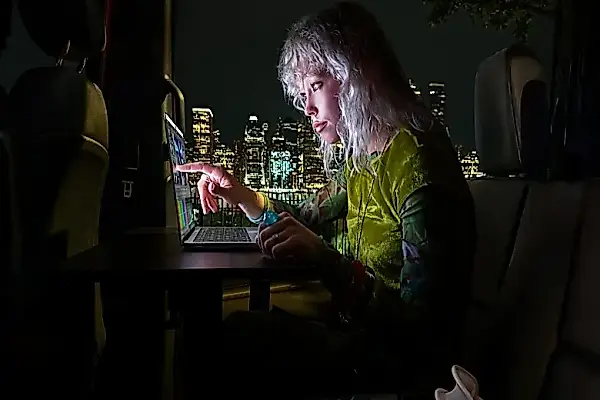 MacBook Pro за $14 549: Apple добавила сенсорный OLED — и выставила счёт — фото 2