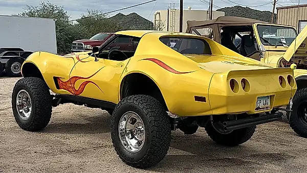 Cromo, donuts y un esqueleto bajo el capó: Cave Creek reunió a los amantes de los clásicos — foto 3