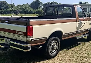 Ностальгия на колесах: Ford F-250 XLT Lariat 1989 года