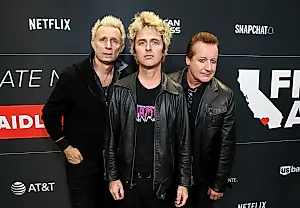 Циклон Альфред: Green Day пытается спасти свои фанатов или самих себя?