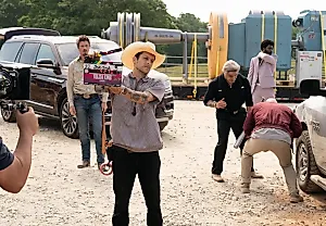 От махачей до смерти от томагавка: "Tulsa King" становится ещё более запоминающимся во втором сезоне