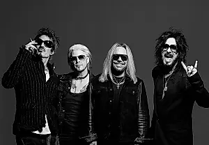 Странные дела в рок-н-ролле: Мёртвые души Мötley Crüe откладывают резиденцию