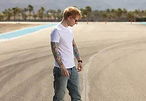 Эд Ширан врывается с новой песней «Drive» для «F1: The Album»