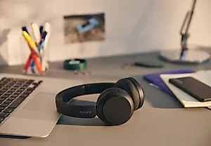 Sony готовит недорогие наушники – ждать не будет!
