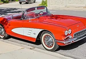 1961 Chevrolet Corvette: Авто с которым не пропадешь в пути