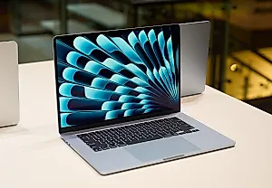 Увидели, как MacBook Air стал небесно-голубым – новое, старое и странное