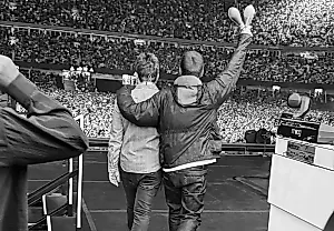 Возвращение Oasis: 9 ярчайших моментов триумфального концерта в Кардиффе