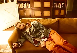 Alex Warren снова на вершине Billboard Hot 100