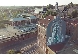 «Стена стыда»: Мурал с Печальной Статуей Свободы в Рубе