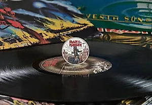 Королевский монетный двор Великобритании посвятил монету Iron Maiden