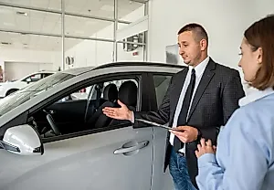 Топ-10 лидеров российского автопродаж 2025: что предпочитают россияне