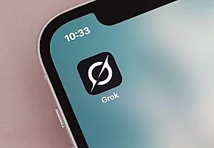 Grok превратился в MechaHitler: что пошло не так?