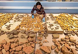 Археологи собрали римскую мозаику