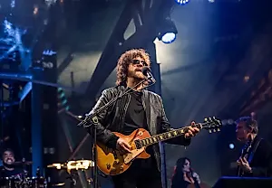 BST Hyde Park отменяет финальный день после отказа ELO выступать из-за проблем со здоровьем Джеффа Линна