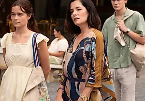 Персонажи третьего сезона "Белого лотоса" на фоне таиландского курорта