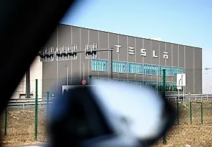 Tesla окажется перед судом из-за автопилота