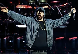 Eminem встречается с реальными фанатами «Stans» в новом документальном фильме