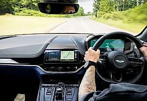 Автогиганты не хотят CarPlay Ultra, но Apple добавляет туда круиз-контроль