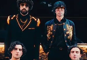 Justice выпустили EP ремиксов на «Mannequin Love», среди которых — трек от The Dare