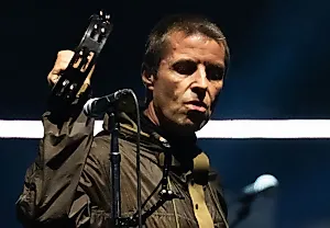 Лиам Галлахер высмеивает "kiss cam" на концерте Coldplay